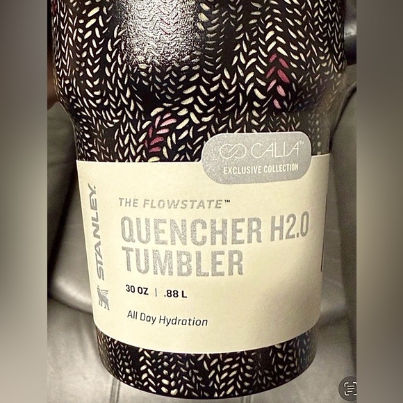 STANLEY Quencher H2.0 Tumbler with Leaf Design - Picture 2 of 2